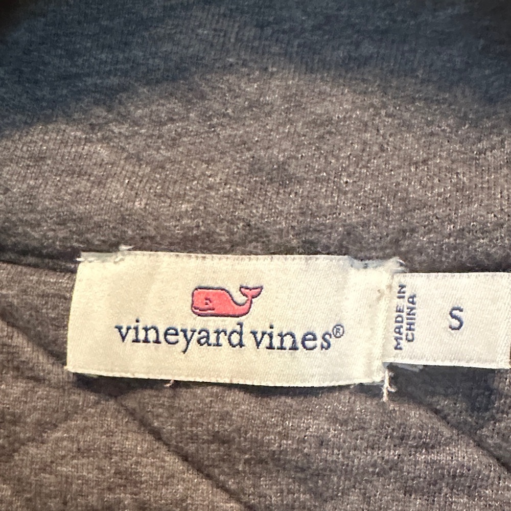 Vineyard Vines Charcoal Quilted Pullover - Picture 2 of 7